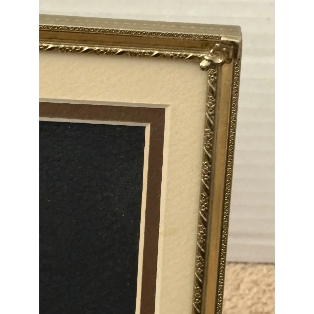 Vintage Gold Metal Matted Picture Frame 5x7 Embossed Floral Detail Tabletop